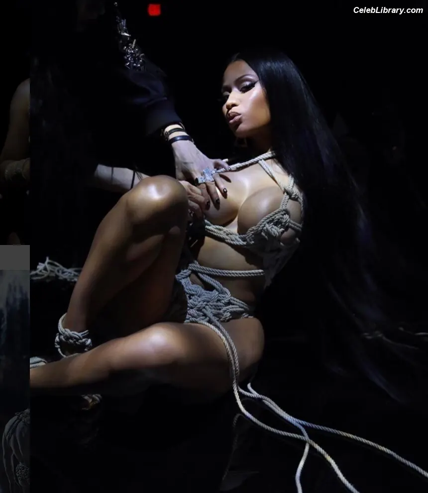 Nicki Minaj photo 5 of 1009