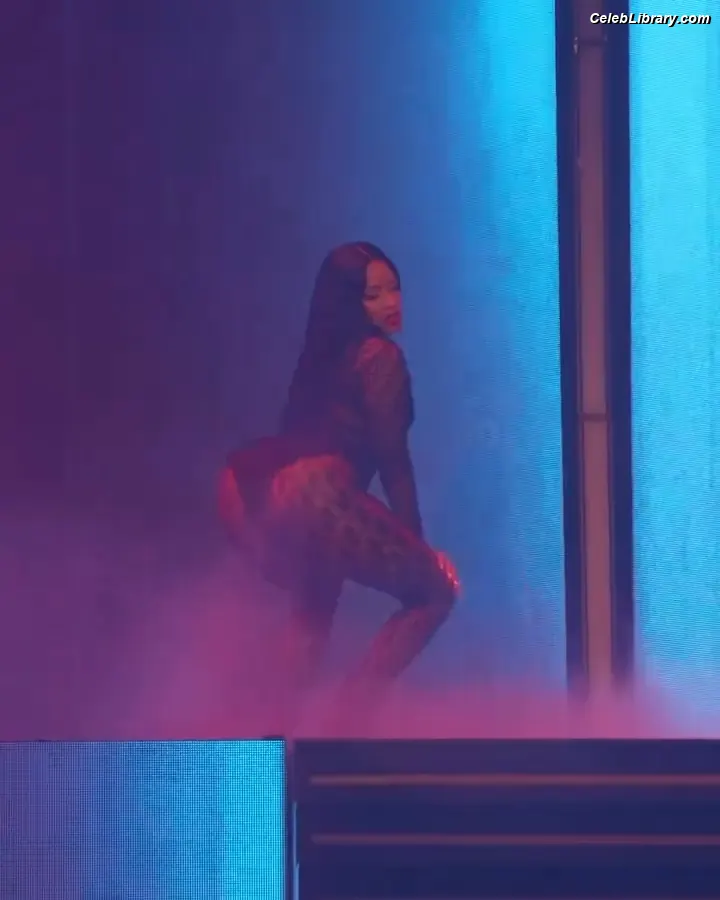 Nicki Minaj photo 24 of 1009