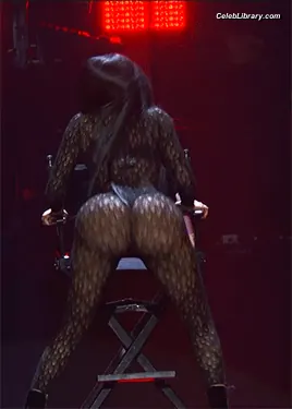 Nicki Minaj photo 1 of 1009