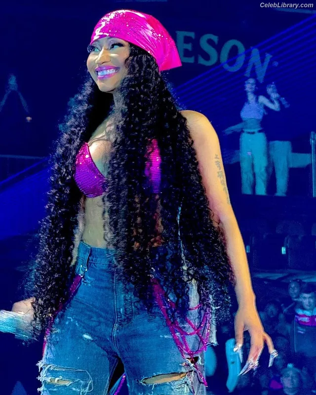 Nicki Minaj photo 2 of 983