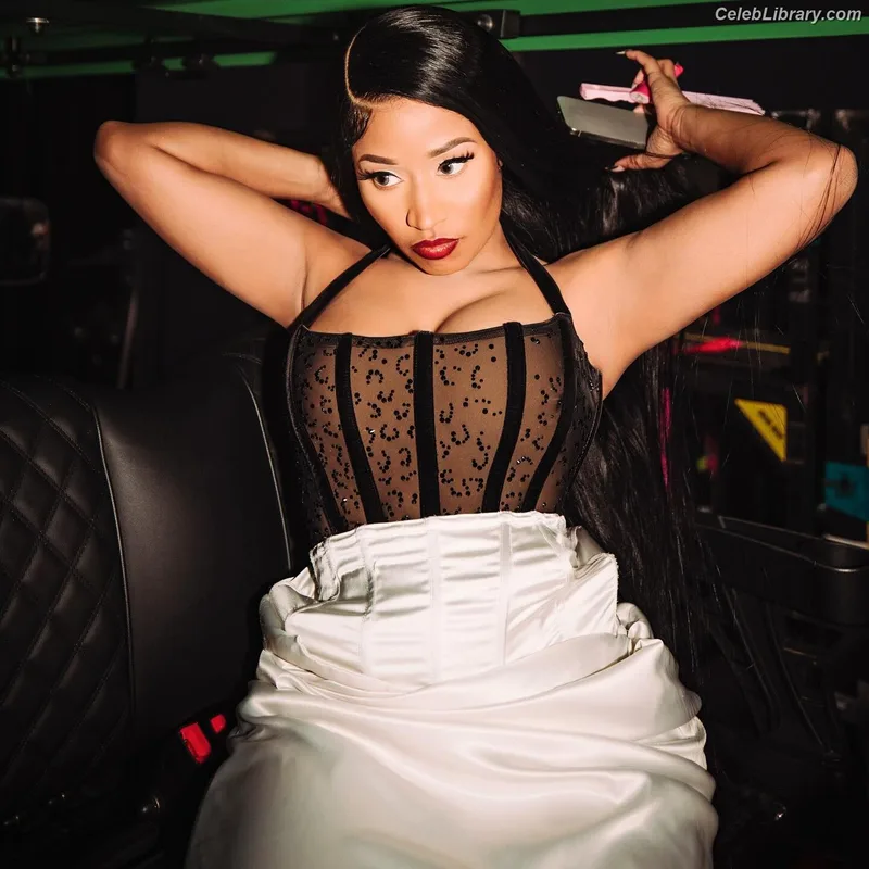 Nicki Minaj photo 4 of 983