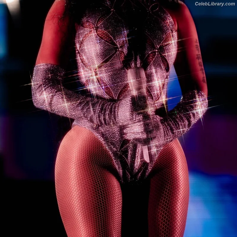 Nicki Minaj photo 3 of 983