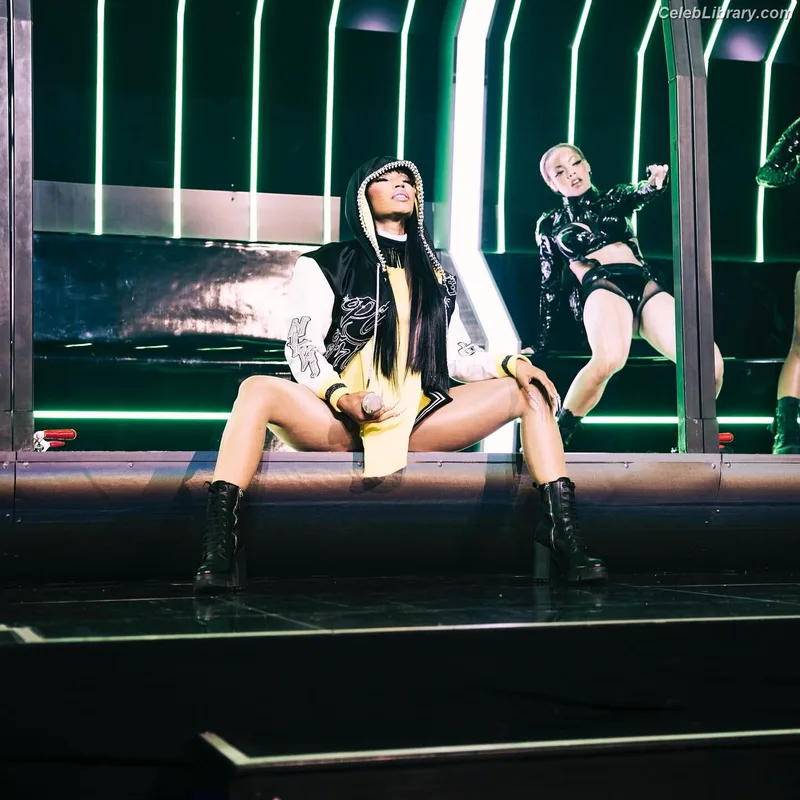 Nicki Minaj photo 8 of 983