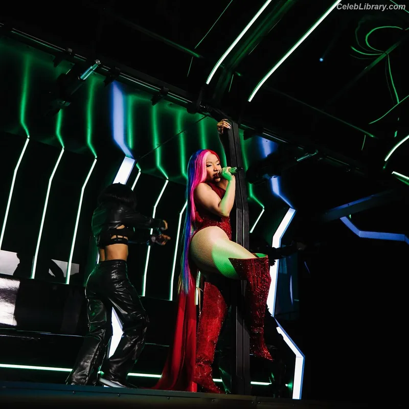 Nicki Minaj photo 10 of 983
