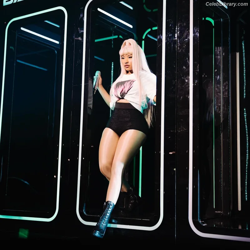 Nicki Minaj photo 15 of 983