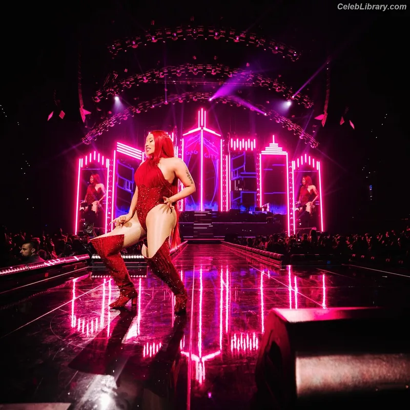 Nicki Minaj photo 23 of 983