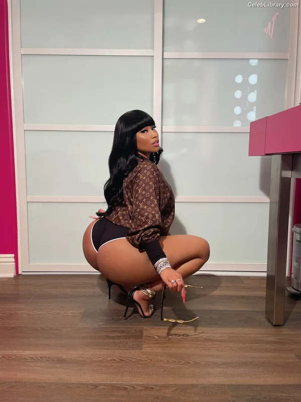 Nicki Minaj photo 12 of 983