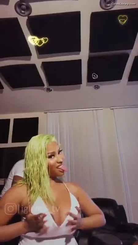 Nicki Minaj photo 15 of 983