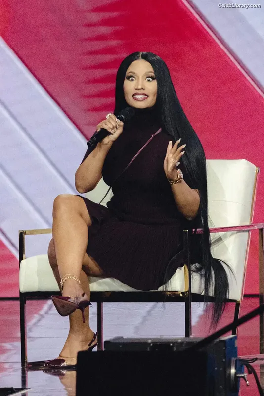 Nicki Minaj photo 8 of 983