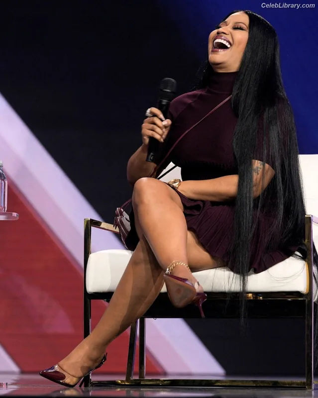 Nicki Minaj photo 11 of 983