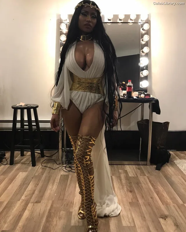 Nicki Minaj photo 1 of 983