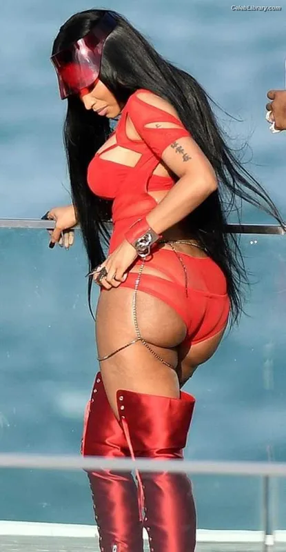 Nicki Minaj photo 6 of 983