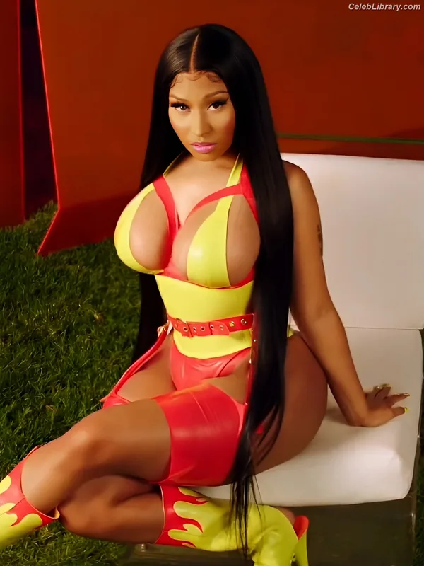 Nicki Minaj photo 5 of 983