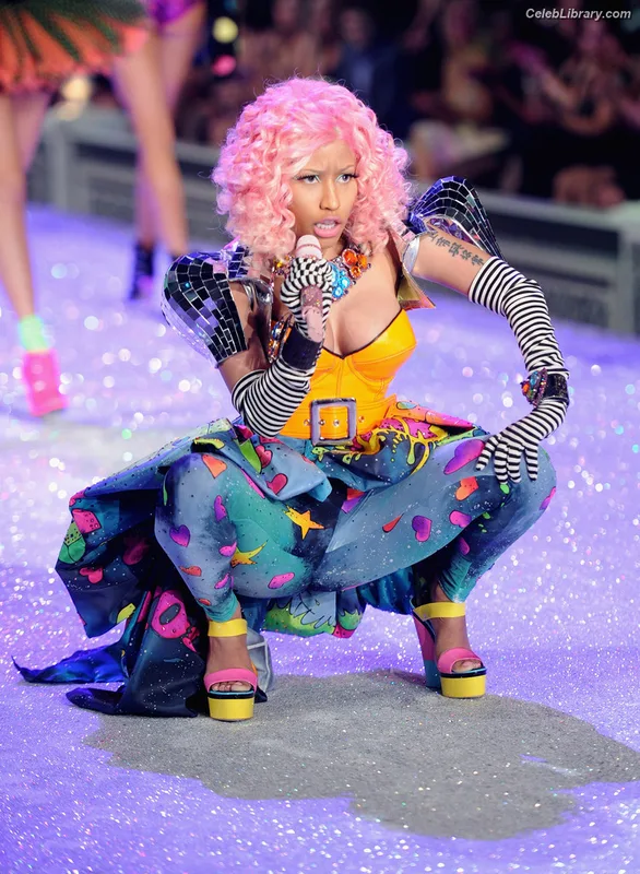 Nicki Minaj photo 5 of 983