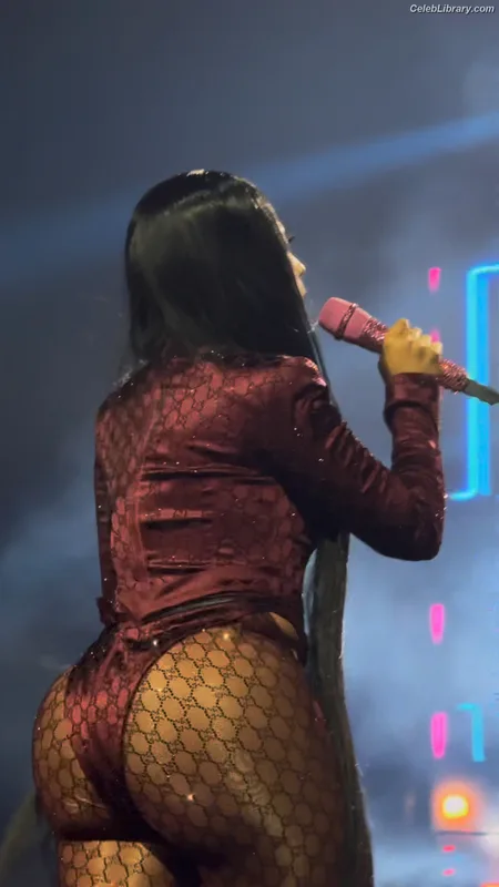 Nicki Minaj photo 8 of 983