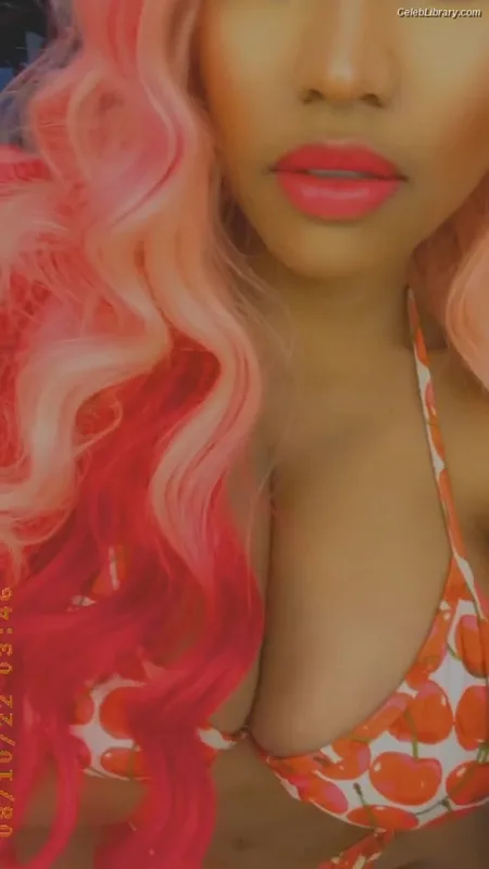 Nicki Minaj photo 10 of 983