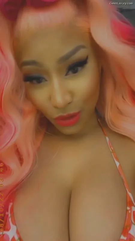 Nicki Minaj photo 11 of 983