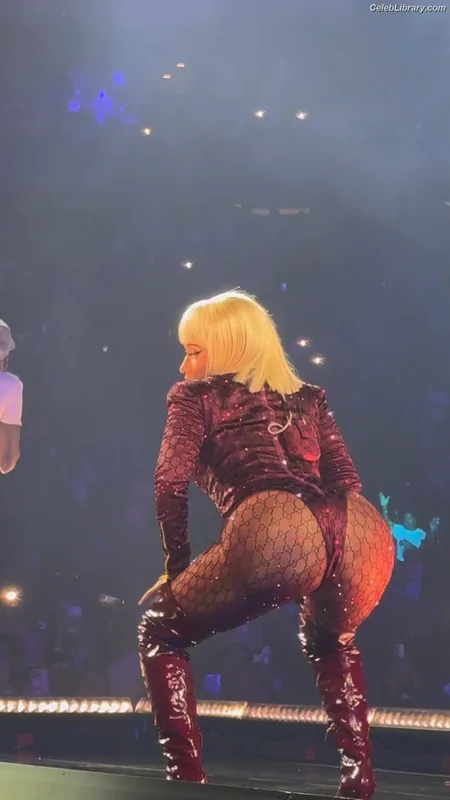 Nicki Minaj photo 19 of 983