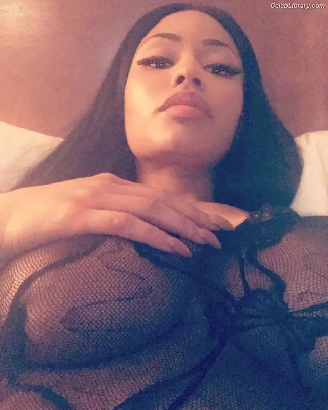 Nicki Minaj photo 1 of 983