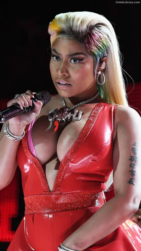 Nicki Minaj photo 3 of 983