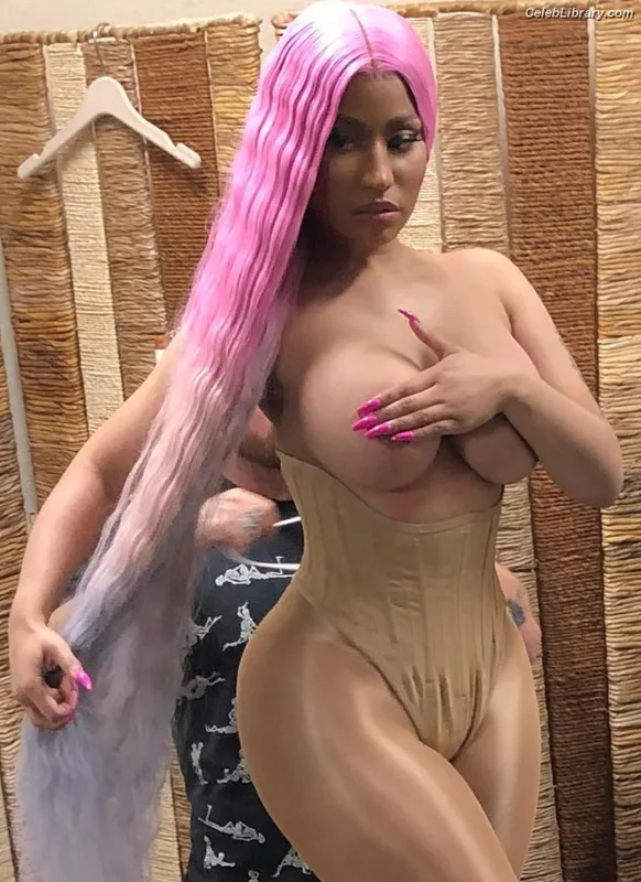 Nicki Minaj photo 5 of 983