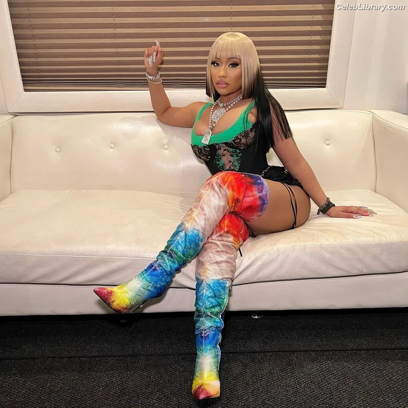 Nicki Minaj photo 16 of 983