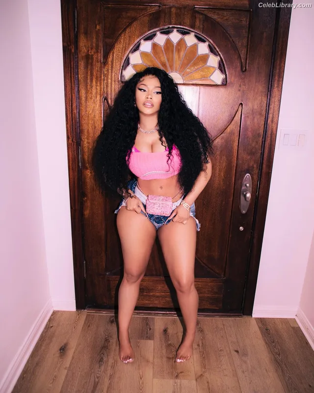 Nicki Minaj photo 21 of 983