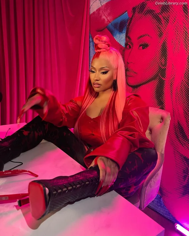 Nicki Minaj photo 12 of 983