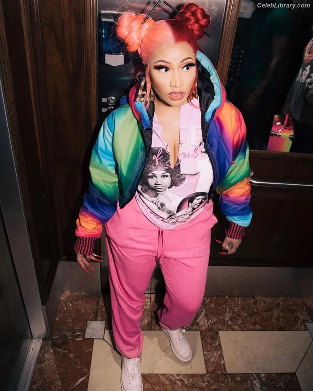 Nicki Minaj photo 18 of 983