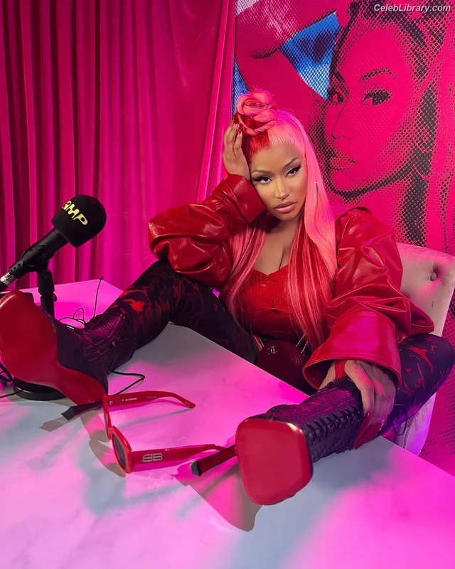 Nicki Minaj photo 3 of 983