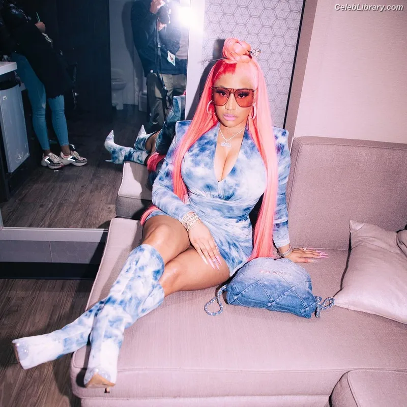 Nicki Minaj photo 7 of 983