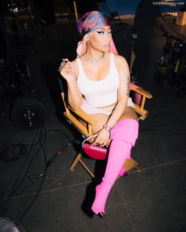 Nicki Minaj photo 21 of 983