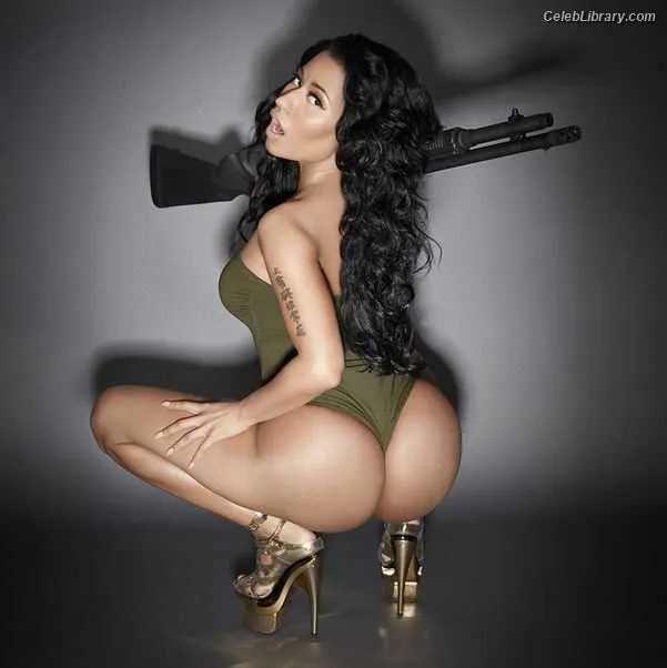 Nicki Minaj photo 19 of 983