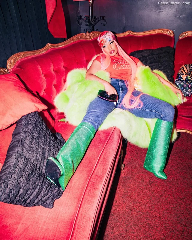 Nicki Minaj photo 15 of 983