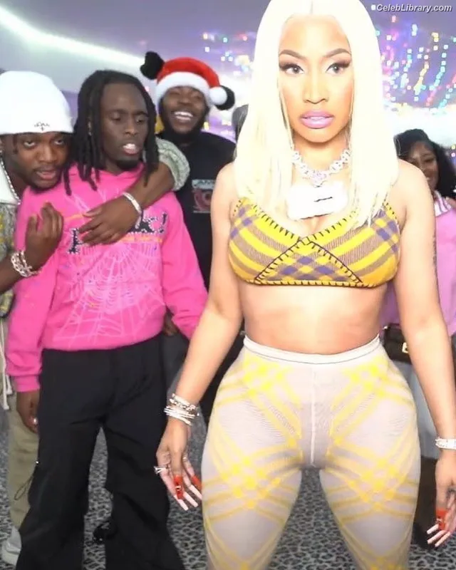 Nicki Minaj photo 8 of 983