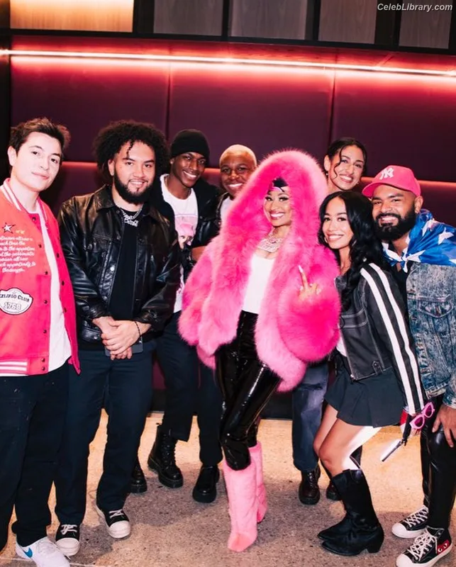 Nicki Minaj photo 14 of 983