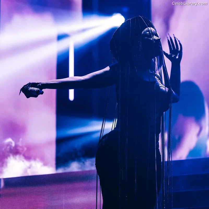 Nicki Minaj photo 8 of 983
