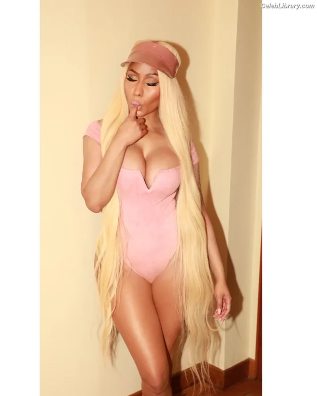 Nicki Minaj photo 8 of 983
