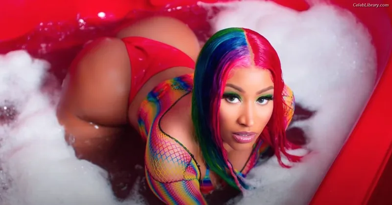 Nicki Minaj photo 12 of 983
