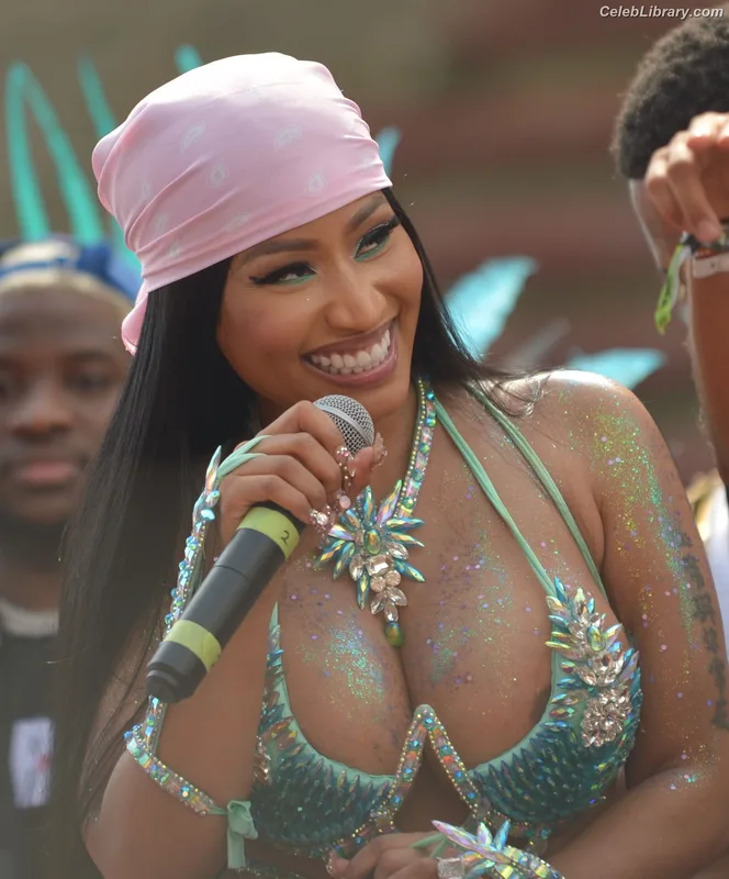 Nicki Minaj photo 14 of 983