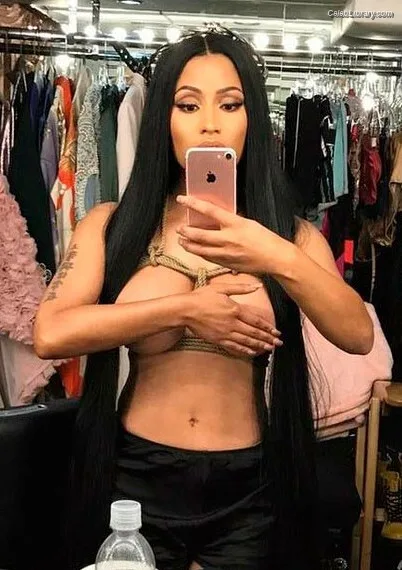 Nicki Minaj photo 16 of 983
