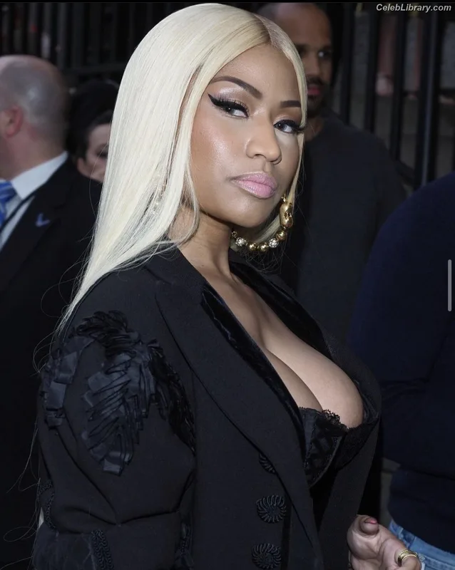 Nicki Minaj photo 17 of 983