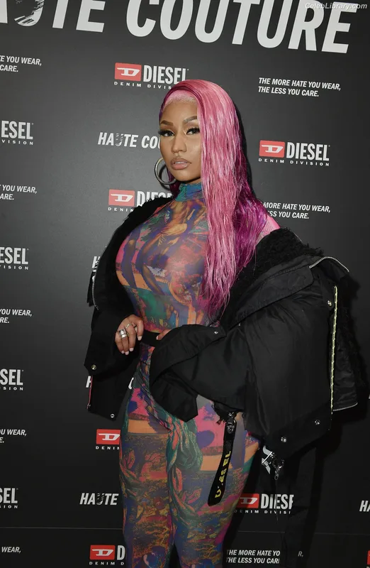 Nicki Minaj photo 4 of 983