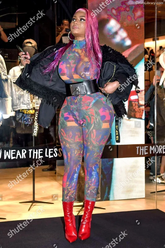 Nicki Minaj photo 9 of 983