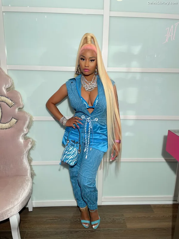 Nicki Minaj photo 15 of 983