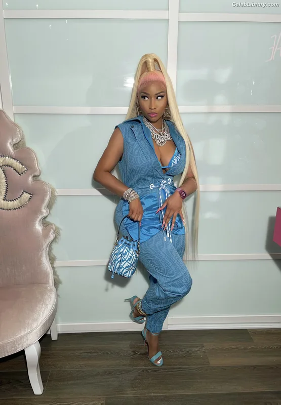 Nicki Minaj photo 16 of 983