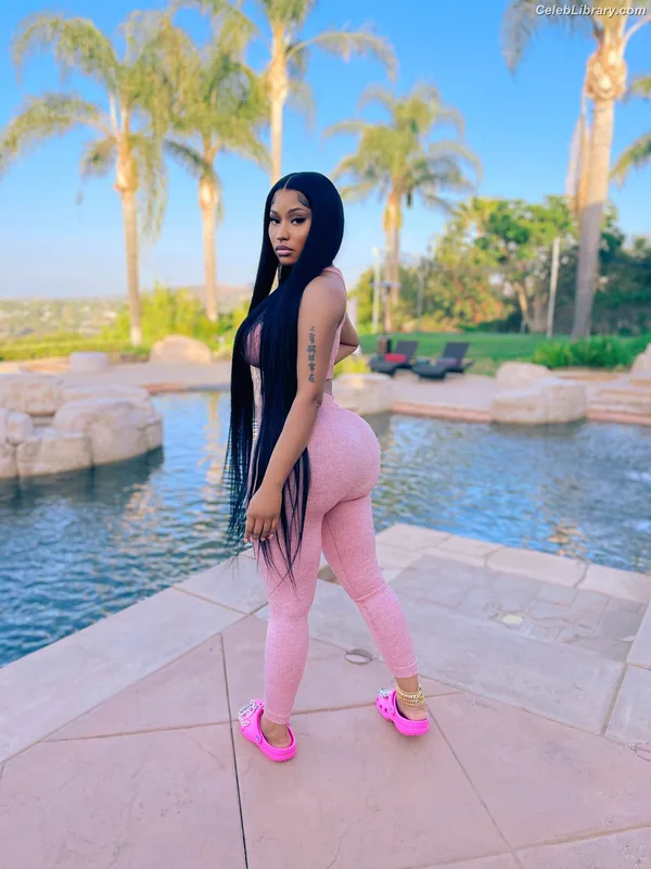 Nicki Minaj photo 18 of 983