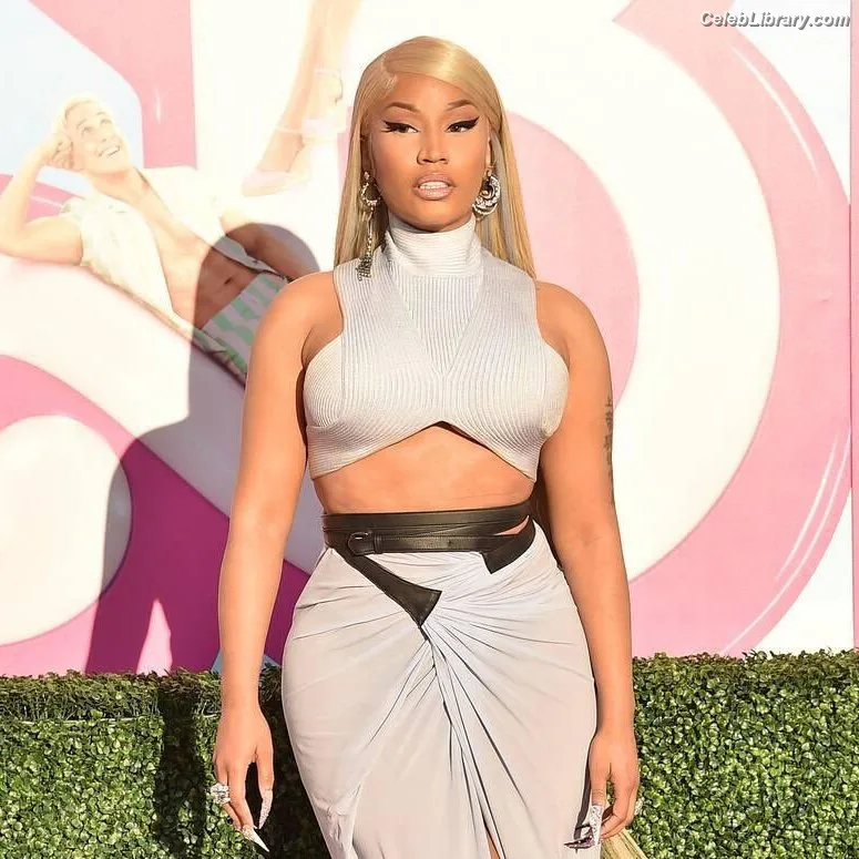 Nicki Minaj photo 1 of 983