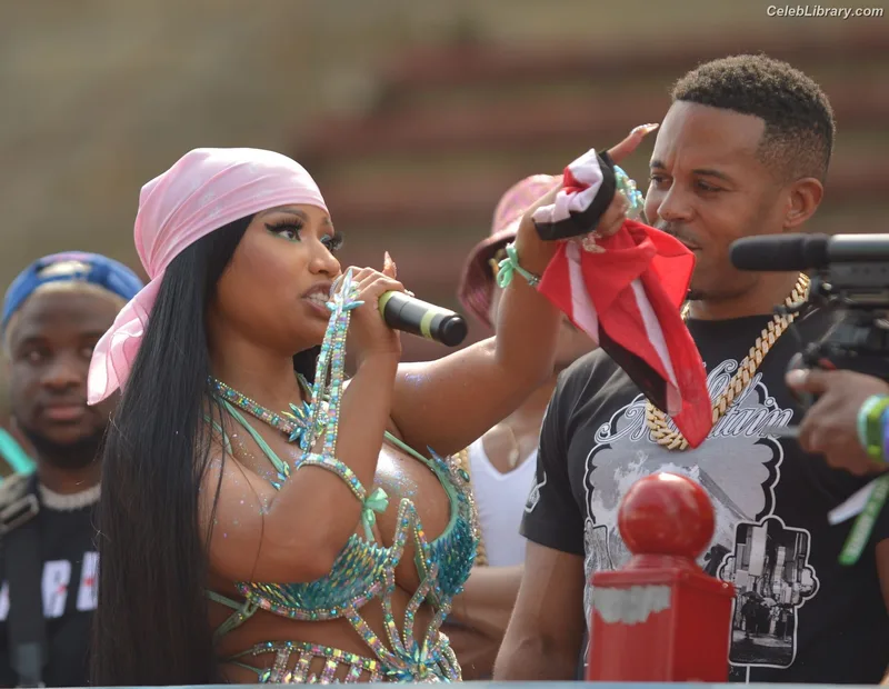 Nicki Minaj photo 3 of 983