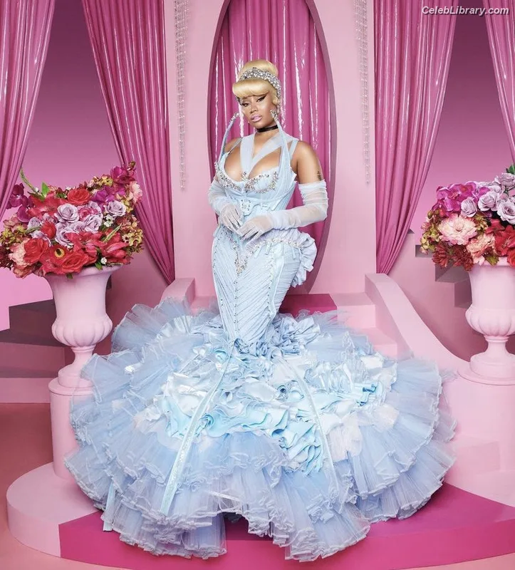 Nicki Minaj photo 9 of 983